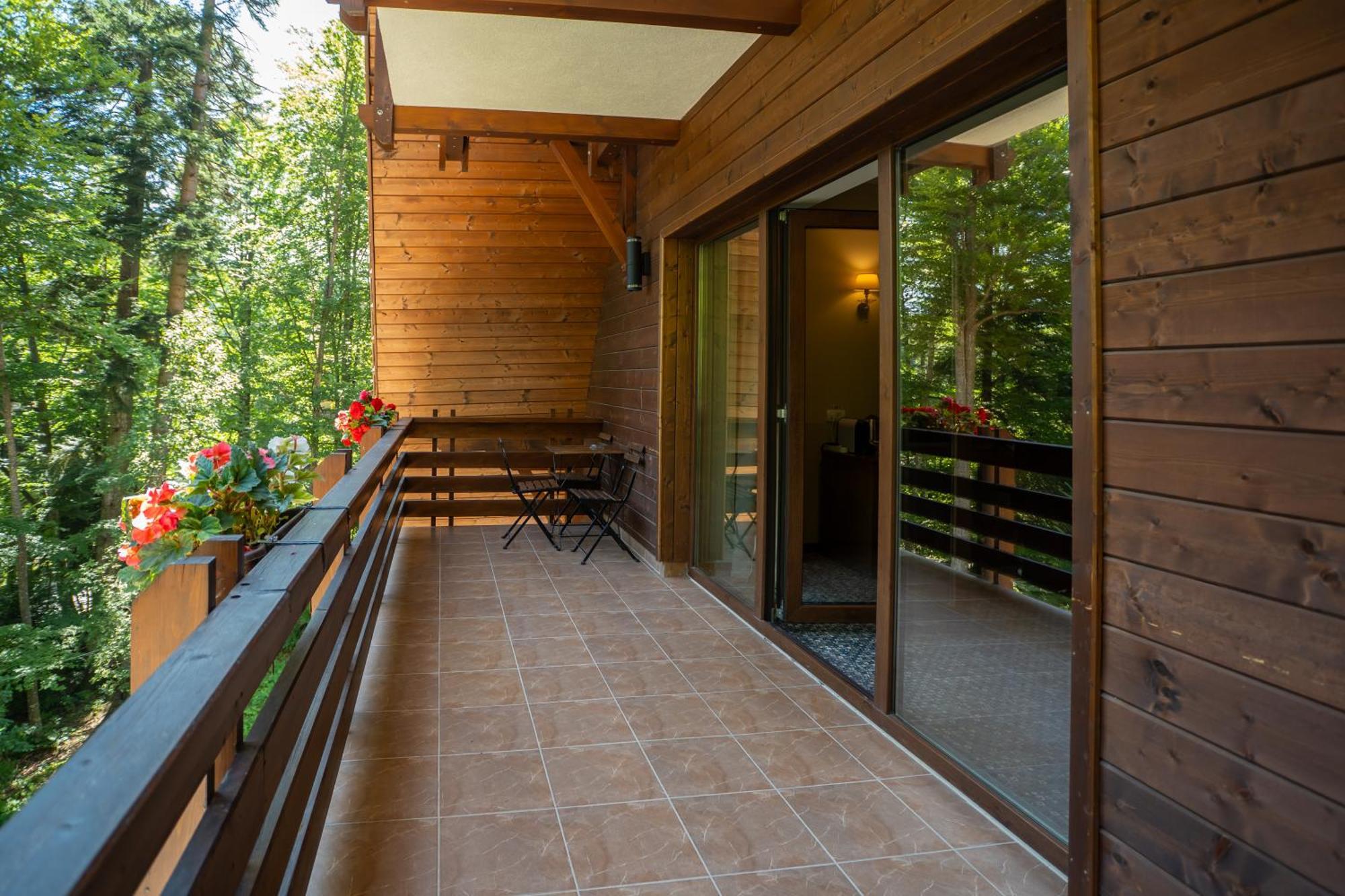 Opus Villa Sinaia Dış mekan fotoğraf A balcony